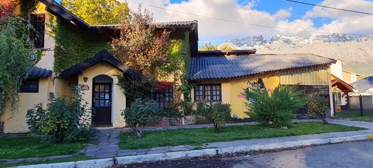 La Casa Del Arbol - Hostel El Bolsón Εξωτερικό φωτογραφία